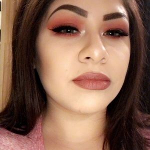 Meet your Posher, Gloria